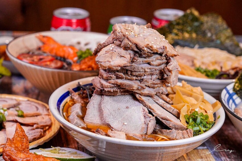 山禾堂大里店 |台中拉麵推薦,加99元日式叉燒肉吃到飽、加麵無限次,挑戰地表最高最划算拉麵! - 艾薇覓食趣