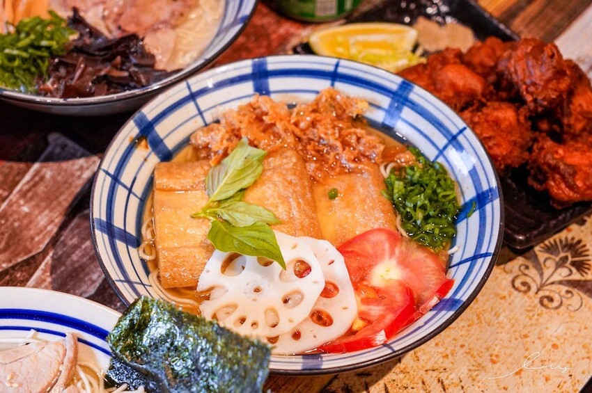 山禾堂大里店 |台中拉麵推薦,加99元日式叉燒肉吃到飽、加麵無限次,挑戰地表最高最划算拉麵! - 艾薇覓食趣