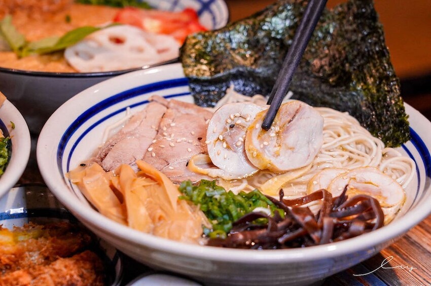 山禾堂大里店 |台中拉麵推薦,加99元日式叉燒肉吃到飽、加麵無限次,挑戰地表最高最划算拉麵! - 艾薇覓食趣