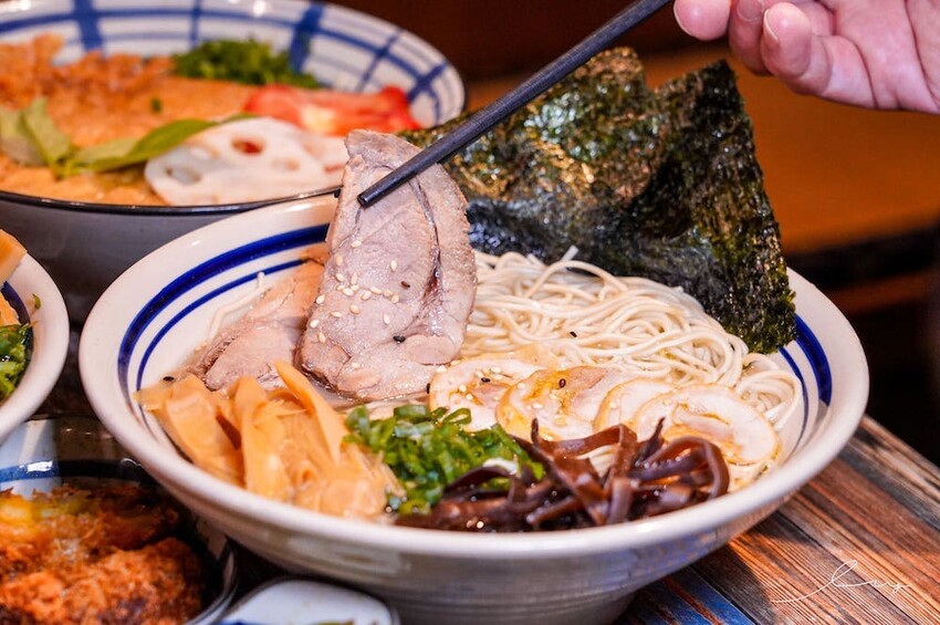 山禾堂大里店 |台中拉麵推薦,加99元日式叉燒肉吃到飽、加麵無限次,挑戰地表最高最划算拉麵! - 艾薇覓食趣