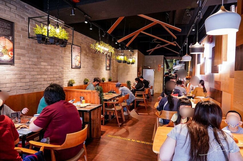 山禾堂大里店 |台中拉麵推薦,加99元日式叉燒肉吃到飽、加麵無限次,挑戰地表最高最划算拉麵! - 艾薇覓食趣