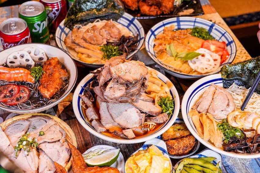 山禾堂大里店 |台中拉麵推薦,加99元日式叉燒肉吃到飽、加麵無限次,挑戰地表最高最划算拉麵! - 艾薇覓食趣