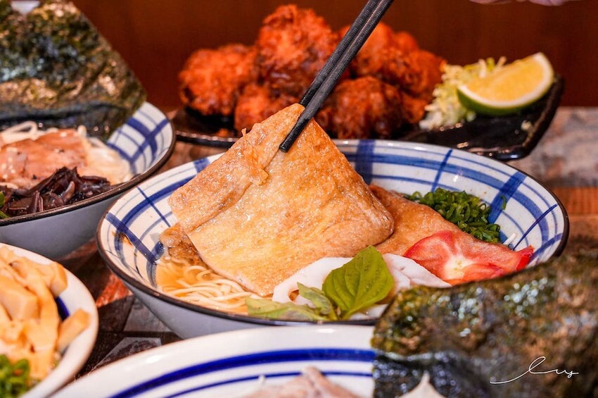 山禾堂大里店 |台中拉麵推薦,加99元日式叉燒肉吃到飽、加麵無限次,挑戰地表最高最划算拉麵! - 艾薇覓食趣