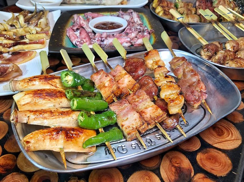 台南宵夜推薦【火熊串燒】日式獨家風味串燒 宵夜聚餐好選擇 內文有新菜單|台南美食