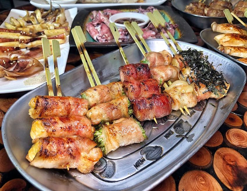台南宵夜推薦【火熊串燒】日式獨家風味串燒 宵夜聚餐好選擇 內文有新菜單|台南美食