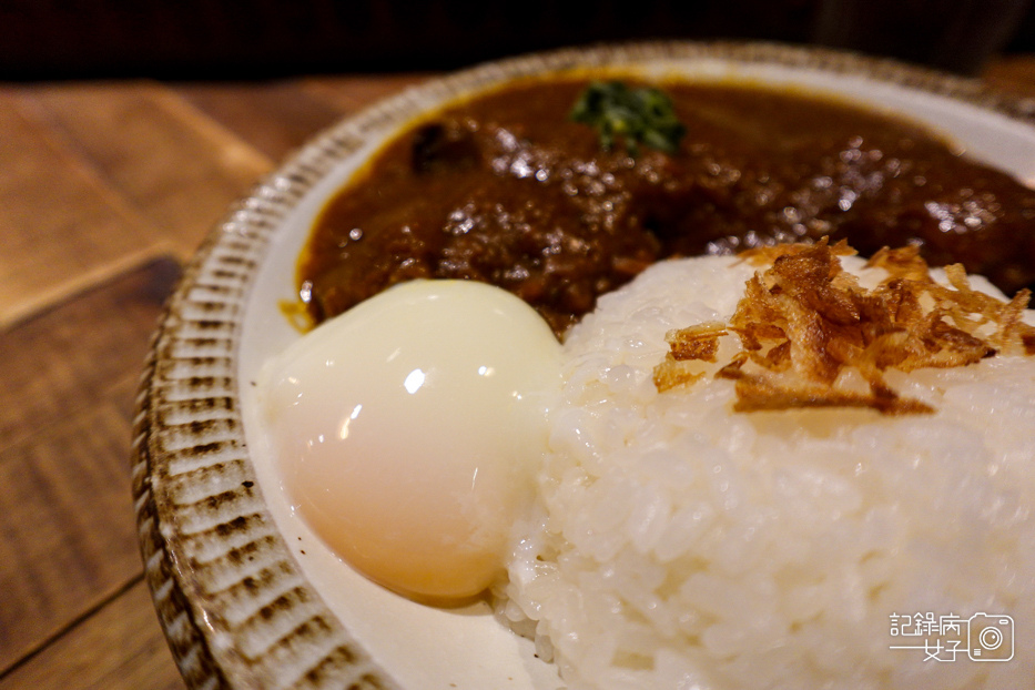 13大安區新高軒咖哩炸豬排咖哩飯牛柳燉黑豚豬肉溫泉蛋.jpg
