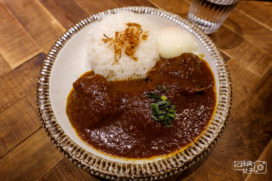 11大安區新高軒咖哩炸豬排咖哩飯牛柳燉黑豚豬肉溫泉蛋.jpg