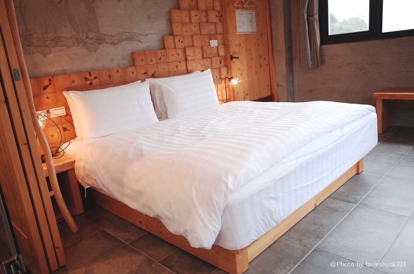 19-04-18-16-17-19-010_deco.jpg 19-04-18-16-17-19-010_deco.jpg