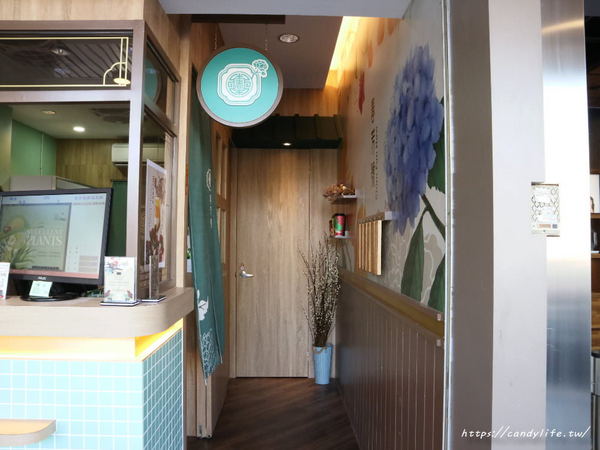 春芳號(台中河南店):台中美食│春芳號-台中河南店〃IG熱門卡打飲料店~超美花花杯,還有萌萌動物杯新上市!