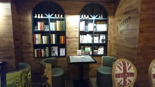 多一點咖啡館(文化館)：高雄早午餐~多一點咖啡館-文化館~豐盛鑄鐵鍋料理~推明太子海鮮總匯焗烤~優質享受~