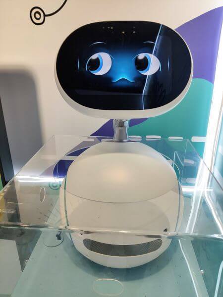 合興車站 機器人