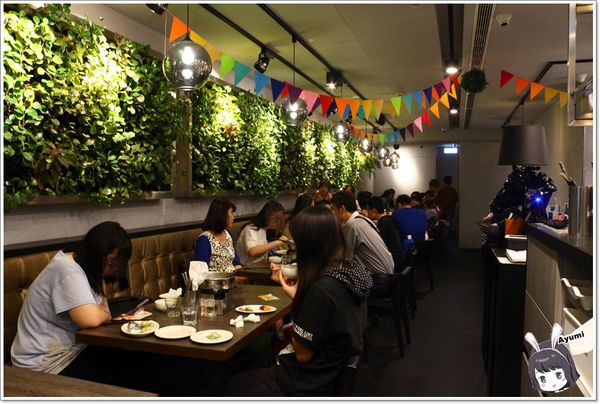 瓦法奇朵Waffogato(台北車站店)：[食記]►台北中正區◄台北車站附近的W.瓦法奇朵咖啡館、不管想吃鍋還是義大利麵、排餐、下午茶，這邊通通一次滿足你（妳）