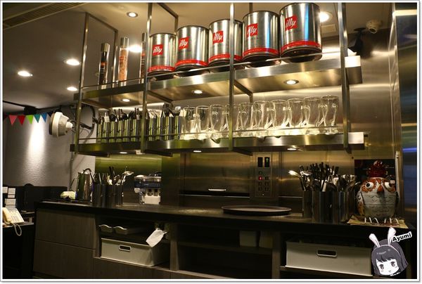 瓦法奇朵Waffogato(台北車站店)：[食記]►台北中正區◄台北車站附近的W.瓦法奇朵咖啡館、不管想吃鍋還是義大利麵、排餐、下午茶，這邊通通一次滿足你（妳）