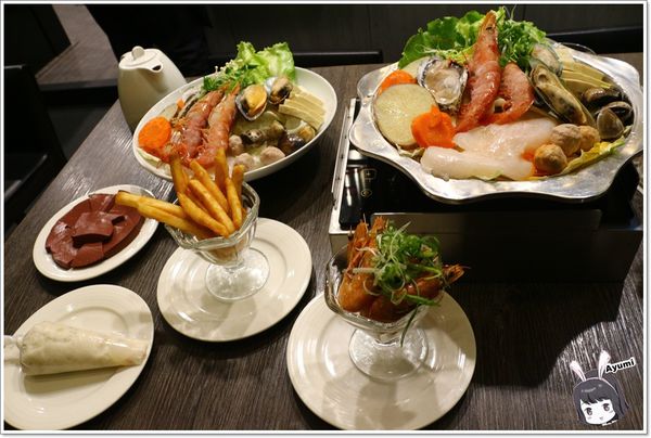 瓦法奇朵Waffogato(台北車站店)：[食記]►台北中正區◄台北車站附近的W.瓦法奇朵咖啡館、不管想吃鍋還是義大利麵、排餐、下午茶，這邊通通一次滿足你（妳）