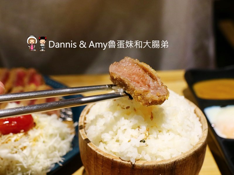 《澎湖美食》馬公市區嵐山熟成牛かつ專売。日式炸牛排定食。牛五花爆肉山丼。澎湖花火節嘗鮮菜單分享 ︱影片