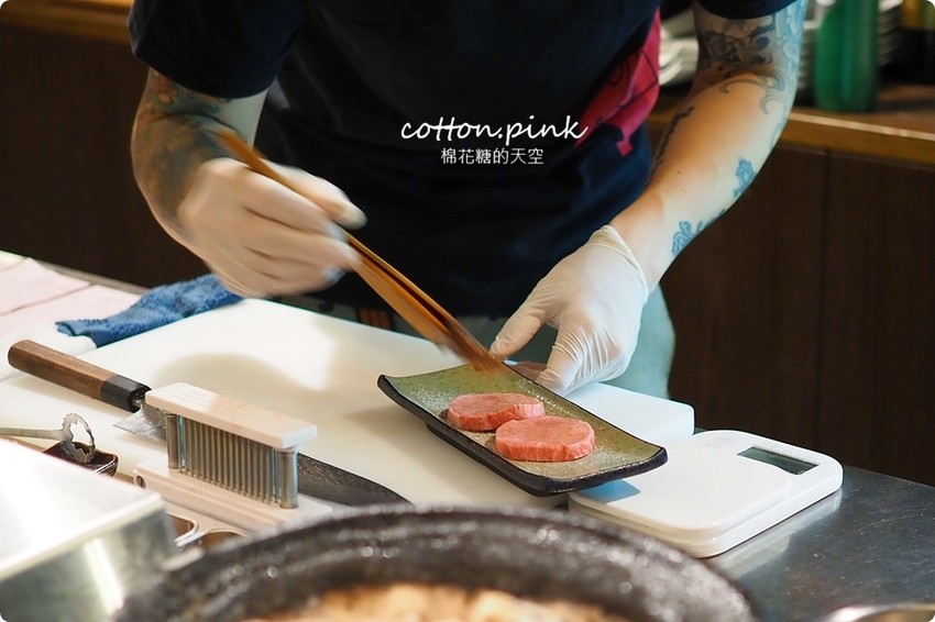 台中燒肉這家不能錯過,全程桌邊服務超享受,板前燒肉一徹刁嘴朋友也滿意