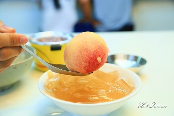 清水堂愛玉專賣店:【台南美食】掉落在愛玉冰裡的仙桃,吃了聽說會長生不老喔!?清水堂愛玉冰