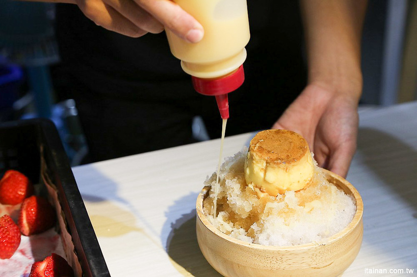 台南草莓冰｜台南下雪囉!!雪白的夢幻草莓冰，讓你秒變身夢幻美少女!!台南必吃排隊美食:清水堂愛玉專賣店 - 台南好Food遊