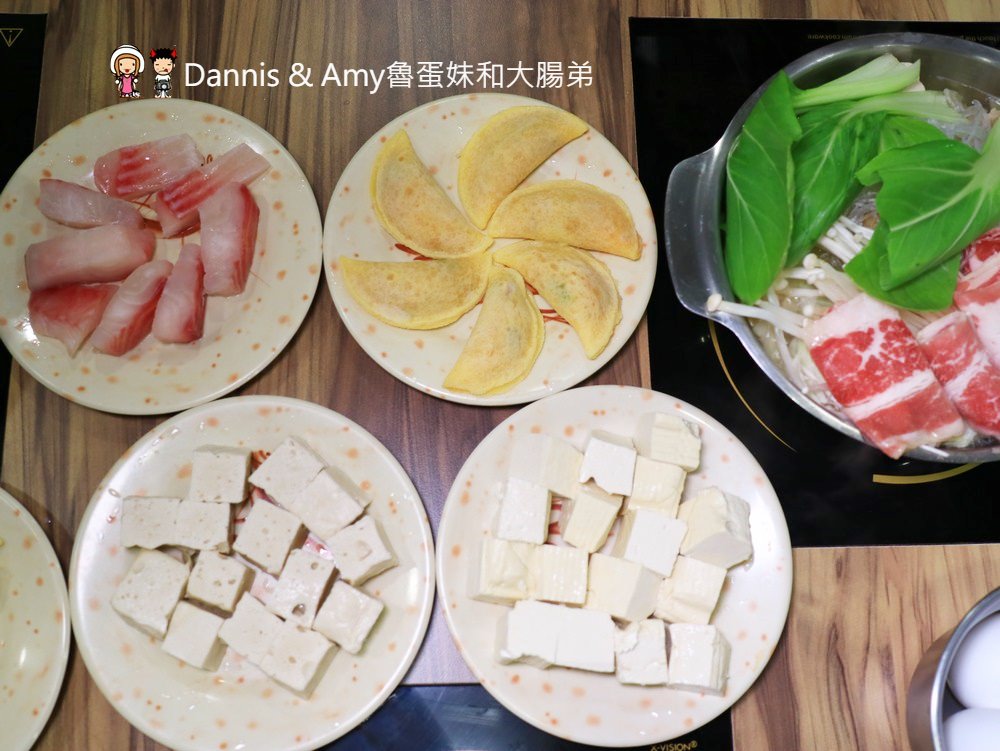 《新竹百來元平價小火鍋》8鍋臭臭鍋（新竹民權店)。無限量享用白飯、滷肉飯、涼麵、王子麵、雞絲麵、飲料、冰淇淋、爆米花︱巨城附近 （影片）