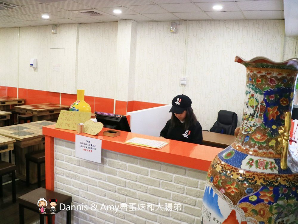 《新竹百來元平價小火鍋》8鍋臭臭鍋（新竹民權店)。無限量享用白飯、滷肉飯、涼麵、王子麵、雞絲麵、飲料、冰淇淋、爆米花︱巨城附近 （影片）