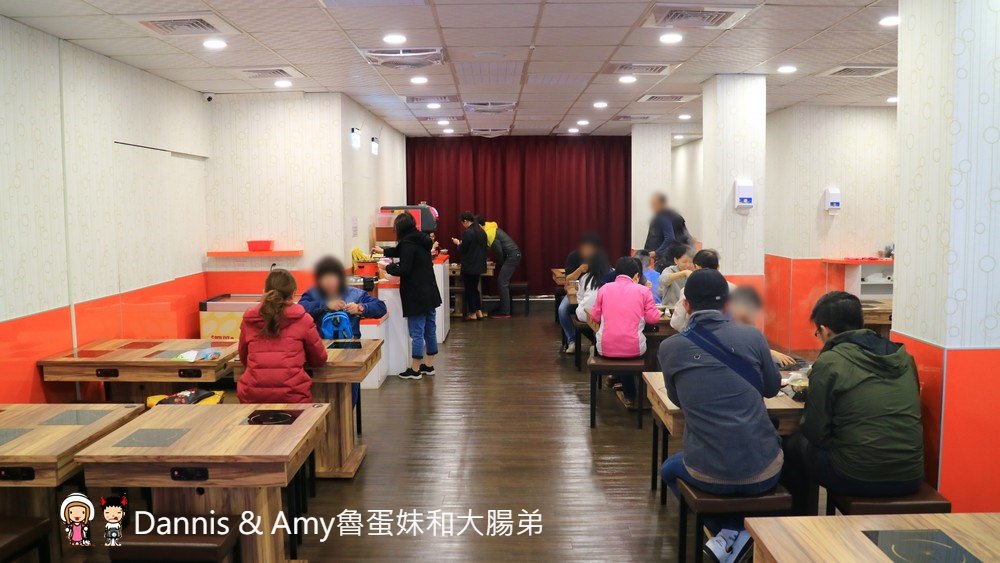 《新竹百來元平價小火鍋》8鍋臭臭鍋（新竹民權店)。無限量享用白飯、滷肉飯、涼麵、王子麵、雞絲麵、飲料、冰淇淋、爆米花︱巨城附近 （影片）