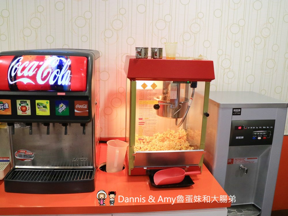 《新竹百來元平價小火鍋》8鍋臭臭鍋（新竹民權店)。無限量享用白飯、滷肉飯、涼麵、王子麵、雞絲麵、飲料、冰淇淋、爆米花︱巨城附近 （影片）