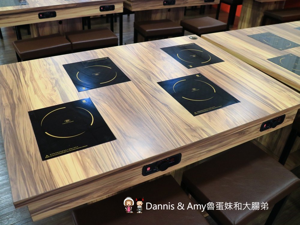 《新竹百來元平價小火鍋》8鍋臭臭鍋（新竹民權店)。無限量享用白飯、滷肉飯、涼麵、王子麵、雞絲麵、飲料、冰淇淋、爆米花︱巨城附近 （影片）