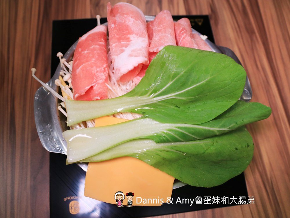 《新竹百來元平價小火鍋》8鍋臭臭鍋（新竹民權店)。無限量享用白飯、滷肉飯、涼麵、王子麵、雞絲麵、飲料、冰淇淋、爆米花︱巨城附近 （影片）