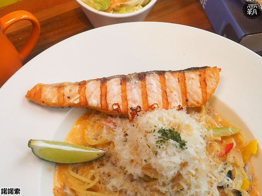 諾諾索義式料理，義大利麵爆多蛤蠣，蛤蠣圈滿滿圍個兩圈，CP值超高~