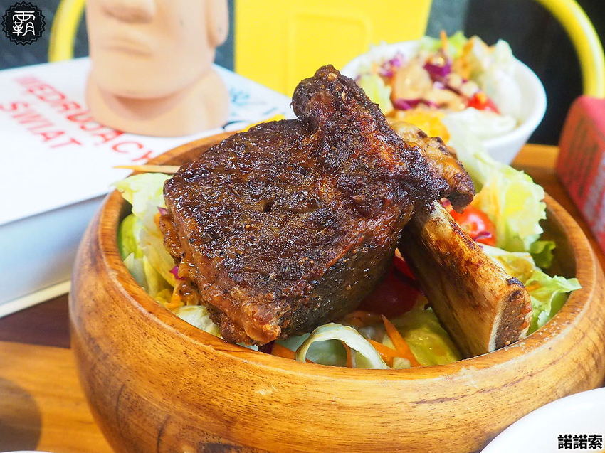 諾諾索義式料理，義大利麵爆多蛤蠣，蛤蠣圈滿滿圍個兩圈，CP值超高~