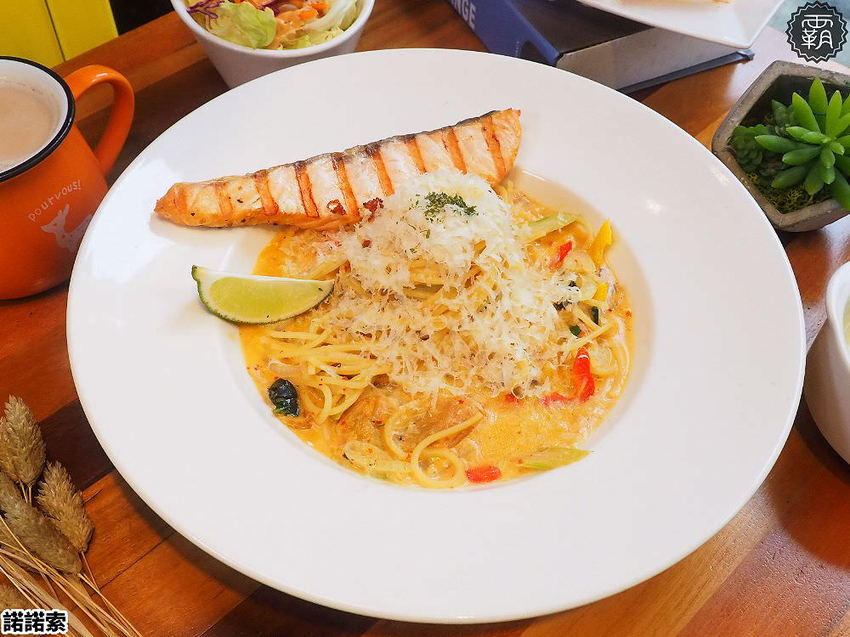 諾諾索義式料理，義大利麵爆多蛤蠣，蛤蠣圈滿滿圍個兩圈，CP值超高~