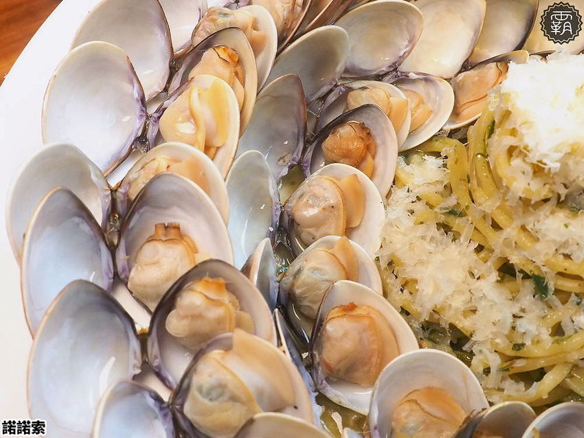 諾諾索義式料理，義大利麵爆多蛤蠣，蛤蠣圈滿滿圍個兩圈，CP值超高~