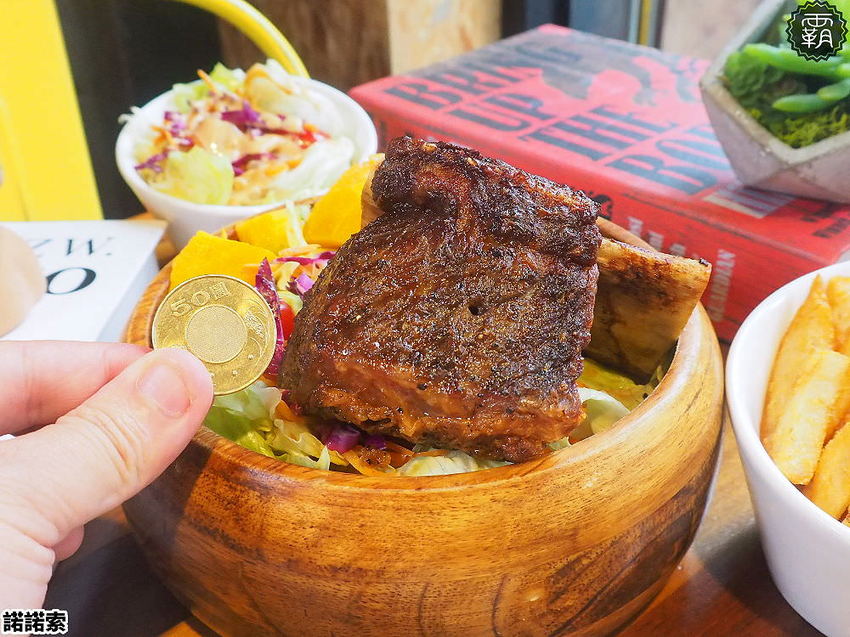 諾諾索義式料理，義大利麵爆多蛤蠣，蛤蠣圈滿滿圍個兩圈，CP值超高~