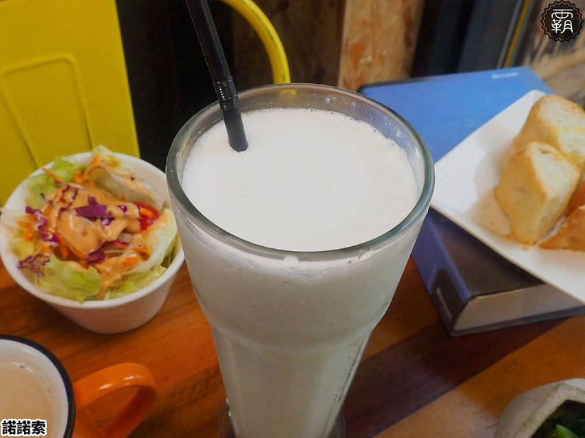 諾諾索義式料理，義大利麵爆多蛤蠣，蛤蠣圈滿滿圍個兩圈，CP值超高~