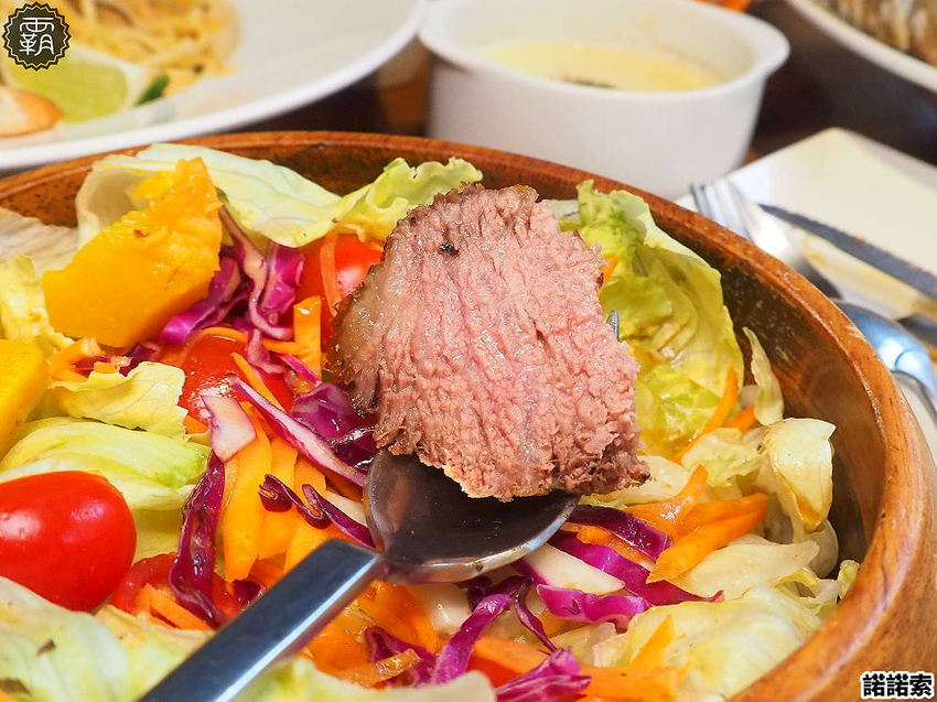 諾諾索義式料理，義大利麵爆多蛤蠣，蛤蠣圈滿滿圍個兩圈，CP值超高~