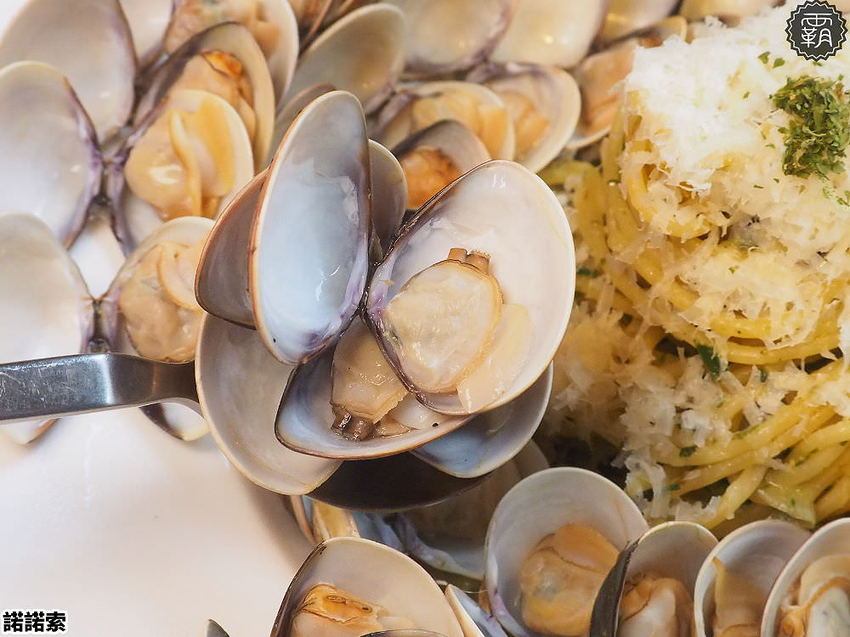 諾諾索義式料理，義大利麵爆多蛤蠣，蛤蠣圈滿滿圍個兩圈，CP值超高~