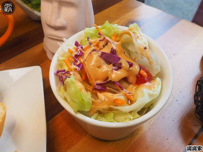 諾諾索義式料理，義大利麵爆多蛤蠣，蛤蠣圈滿滿圍個兩圈，CP值超高~