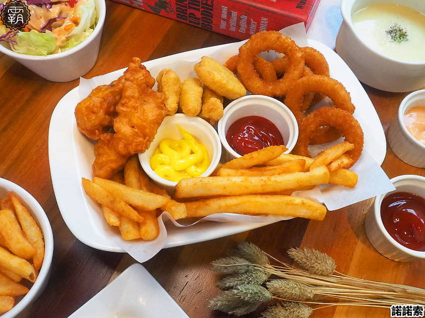 諾諾索義式料理，義大利麵爆多蛤蠣，蛤蠣圈滿滿圍個兩圈，CP值超高~