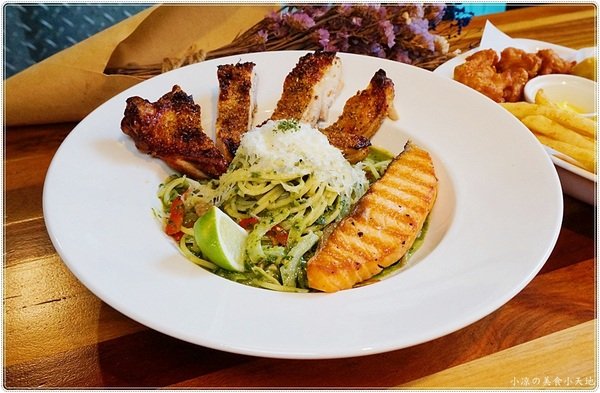 諾諾索 Non Lo So:諾諾索 Non Lo So║貨櫃屋太跳Tone!隱藏中友百貨巷弄內,平價義式料理,超浮誇骰子牛沙拉山!