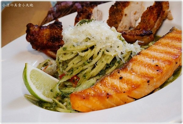 諾諾索 Non Lo So:諾諾索 Non Lo So║貨櫃屋太跳Tone!隱藏中友百貨巷弄內,平價義式料理,超浮誇骰子牛沙拉山!