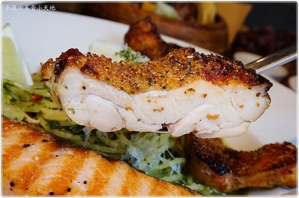 諾諾索 Non Lo So:諾諾索 Non Lo So║貨櫃屋太跳Tone!隱藏中友百貨巷弄內,平價義式料理,超浮誇骰子牛沙拉山!