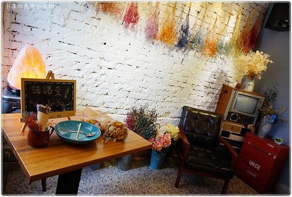 諾諾索 Non Lo So:諾諾索 Non Lo So║貨櫃屋太跳Tone!隱藏中友百貨巷弄內,平價義式料理,超浮誇骰子牛沙拉山!