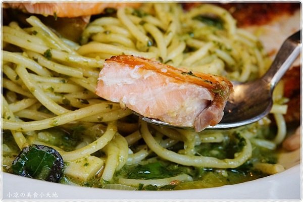 諾諾索 Non Lo So:諾諾索 Non Lo So║貨櫃屋太跳Tone!隱藏中友百貨巷弄內,平價義式料理,超浮誇骰子牛沙拉山!