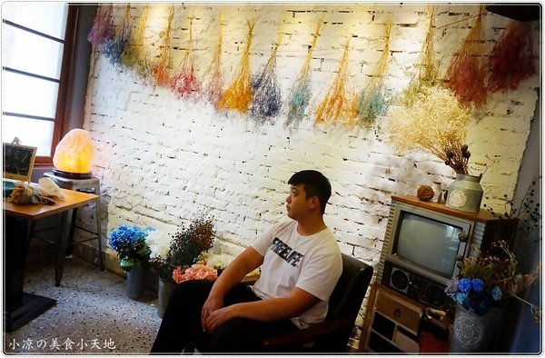 諾諾索 Non Lo So:諾諾索 Non Lo So║貨櫃屋太跳Tone!隱藏中友百貨巷弄內,平價義式料理,超浮誇骰子牛沙拉山!