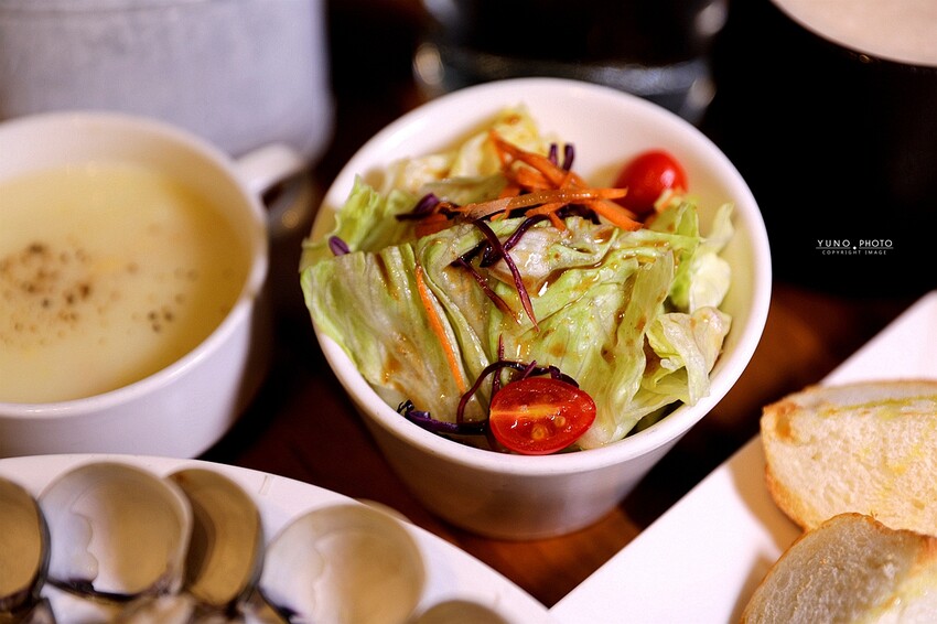 痛風慎入！超狂大龍蝦霸氣上桌 讓海鮮控都爆動｜諾諾索NonLoSo義式料理(一中商圈美食)