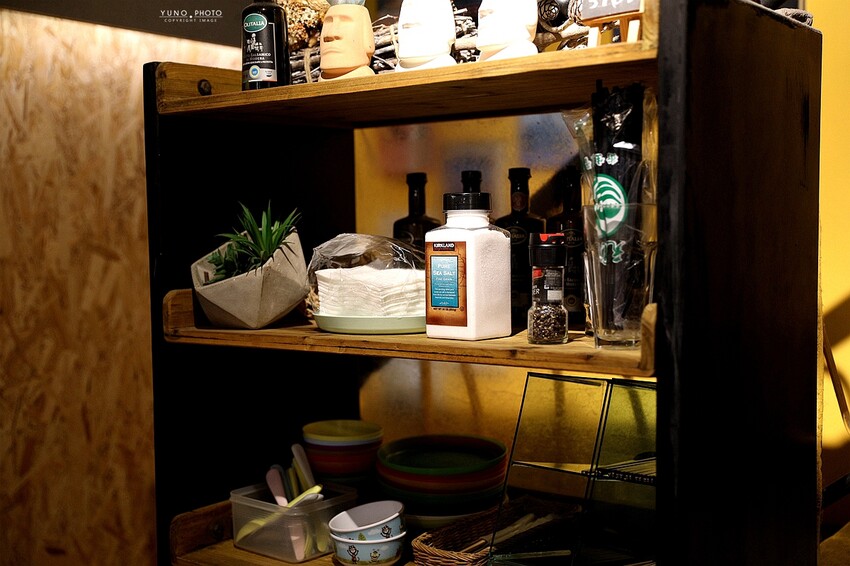 痛風慎入！超狂大龍蝦霸氣上桌 讓海鮮控都爆動｜諾諾索NonLoSo義式料理(一中商圈美食)