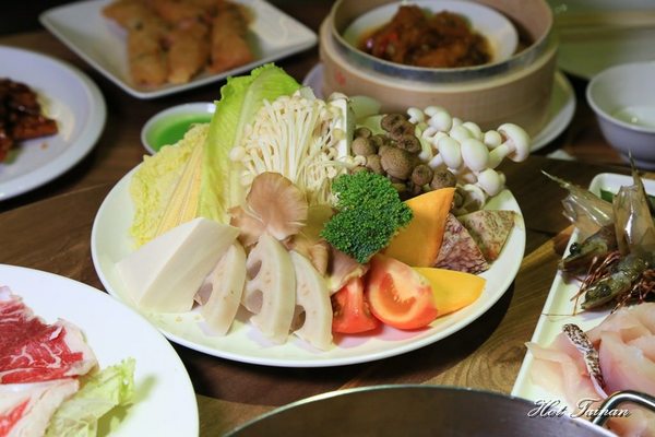 周記港食：【台南美食】港式火鍋開賣！燒臘商業午餐平日限定開賣，市政府週邊美食：周記港食