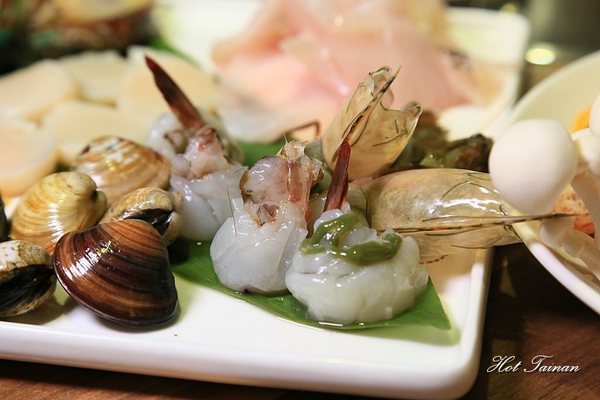 周記港食：【台南美食】港式火鍋開賣！燒臘商業午餐平日限定開賣，市政府週邊美食：周記港食