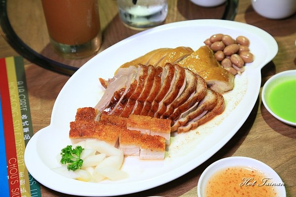 周記港食：【台南美食】港式火鍋開賣！燒臘商業午餐平日限定開賣，市政府週邊美食：周記港食