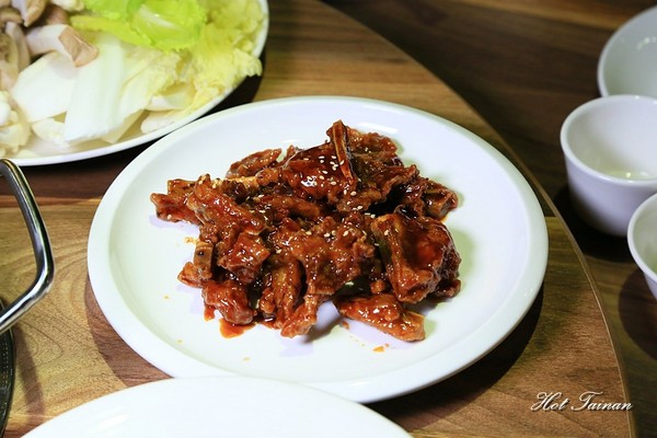 周記港食：【台南美食】港式火鍋開賣！燒臘商業午餐平日限定開賣，市政府週邊美食：周記港食